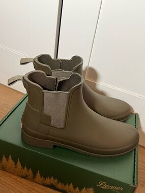 Hunter Women’s Original Chelsea Rain Boot